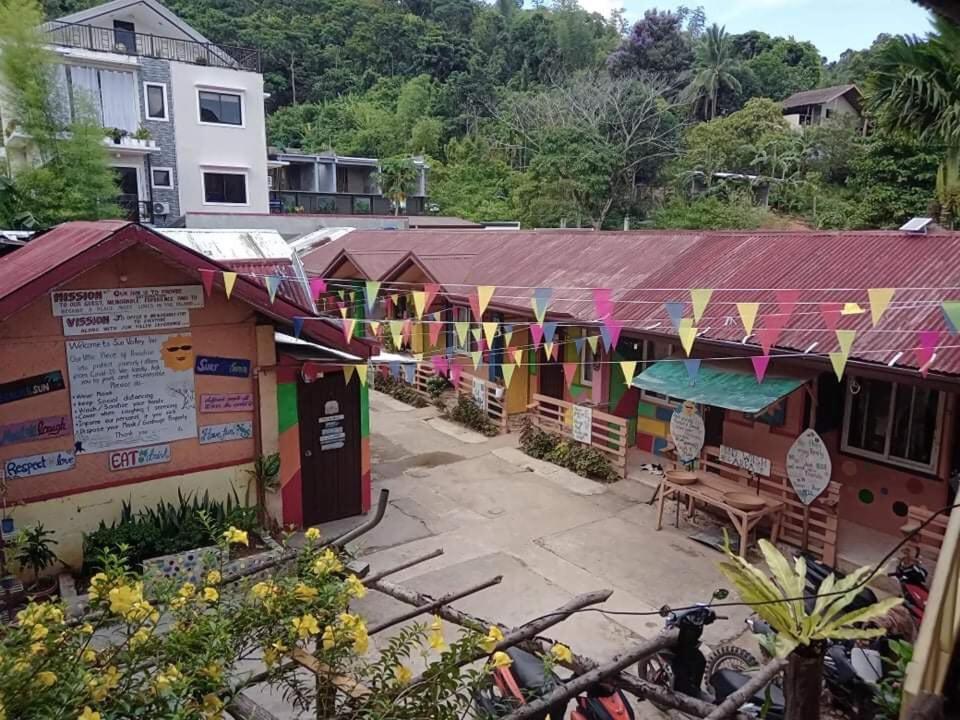 El Nido Hostel Sun Valley Экстерьер фото